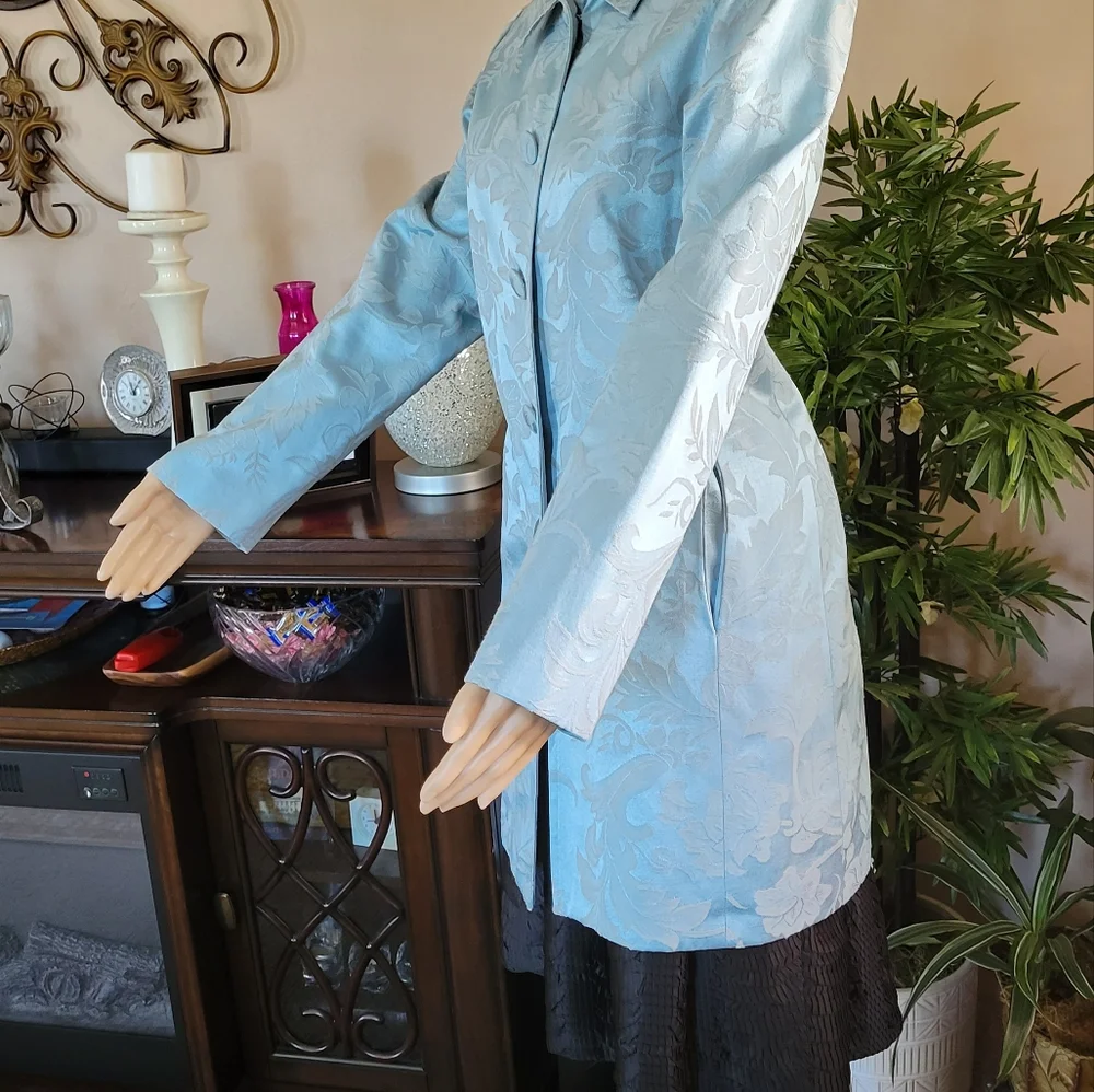 Light blue button up coat. Beautiful for dress or jeans - Picture 3 of 4